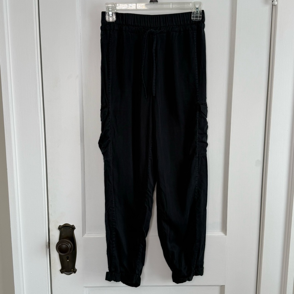 LULULEMON | Cargo Crop Cuffed Hem Charcoal Gray Pull On Pants